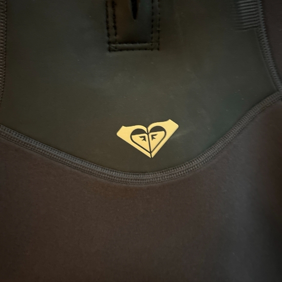 Roxy Charcoal and Peach Wetsuit - Picture 5 of 6